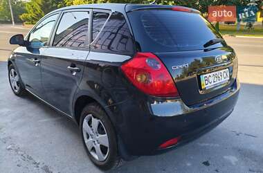 Хэтчбек Kia Ceed 2008 в 