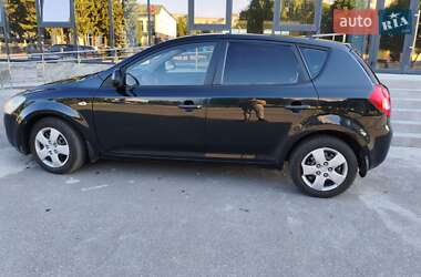 Хэтчбек Kia Ceed 2008 в 