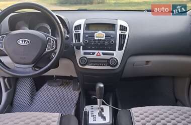 Хэтчбек Kia Ceed 2008 в 
