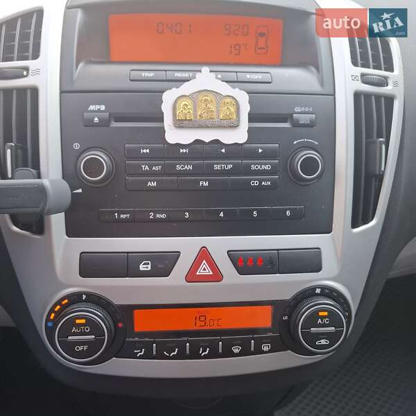 Хэтчбек Kia Ceed 2008 в Ладыжине