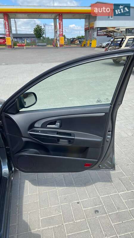 Хэтчбек Kia Ceed 2010 в Львове