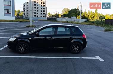 Хэтчбек Kia Ceed 2007 в 