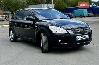 Хэтчбек Kia Ceed 2008 в 