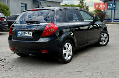 Хэтчбек Kia Ceed 2008 в 