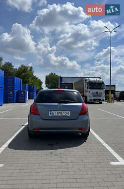 Хэтчбек Kia Ceed 2008 в 