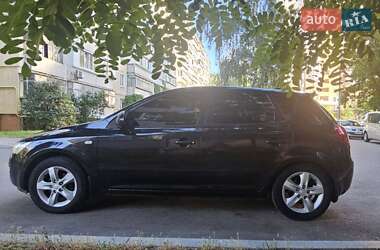 Хетчбек Kia Ceed 2008 в 