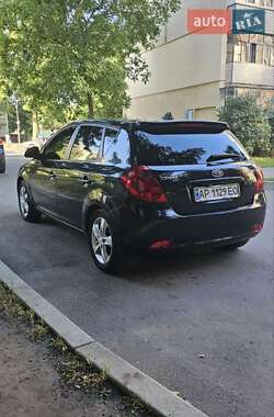 Хетчбек Kia Ceed 2008 в 