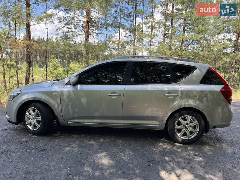 Универсал Kia Ceed 2010 в Лебедине