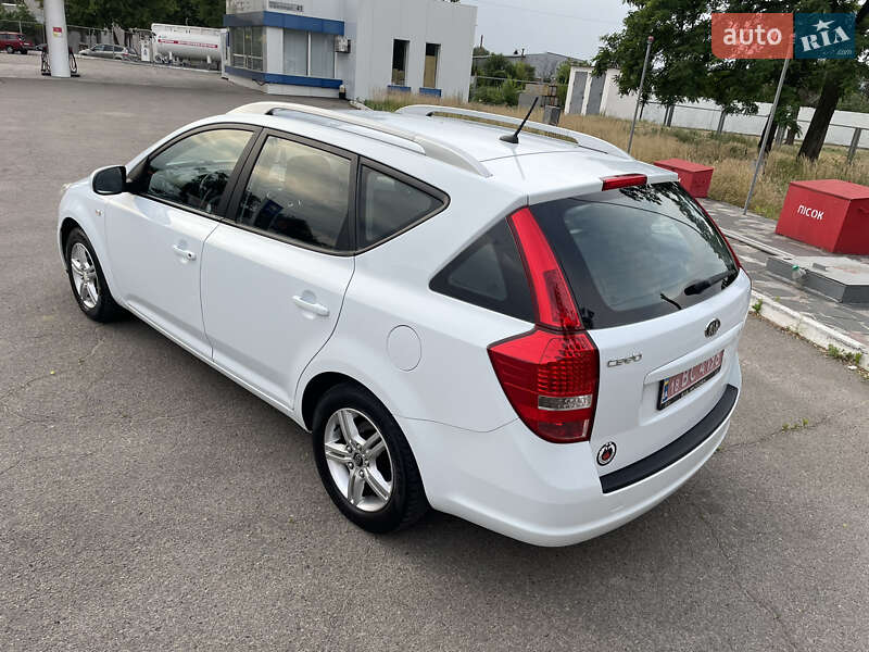 Универсал Kia Ceed 2010 в Днепре