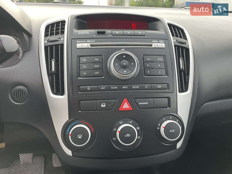 Универсал Kia Ceed 2010 в Днепре