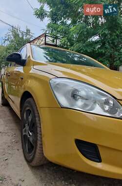 Хетчбек Kia Ceed 2007 в 