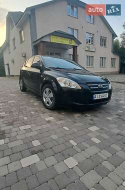 Хэтчбек Kia Ceed 2007 в 