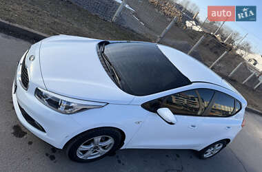 Хэтчбек Kia Ceed 2014 в 
