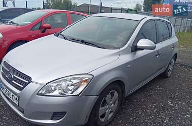 Хэтчбек Kia Ceed 2007 в Киеве