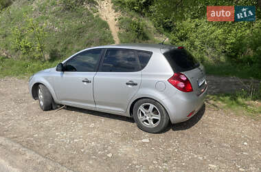 Хэтчбек Kia Ceed 2007 в 