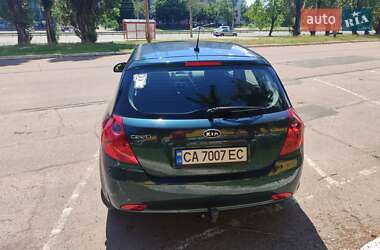 Хэтчбек Kia Ceed 2007 в 