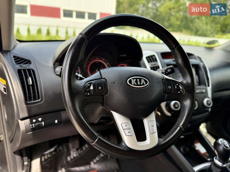 Универсал Kia Ceed 2011 в Луцке