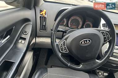 Хэтчбек Kia Ceed 2008 в 