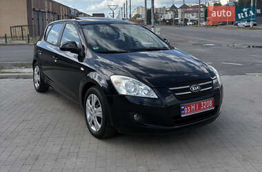 Хэтчбек Kia Ceed 2008 в 