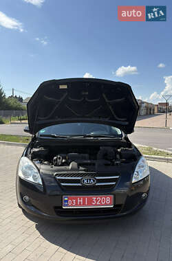 Хэтчбек Kia Ceed 2008 в 