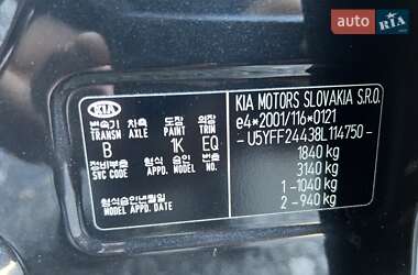 Хэтчбек Kia Ceed 2008 в 