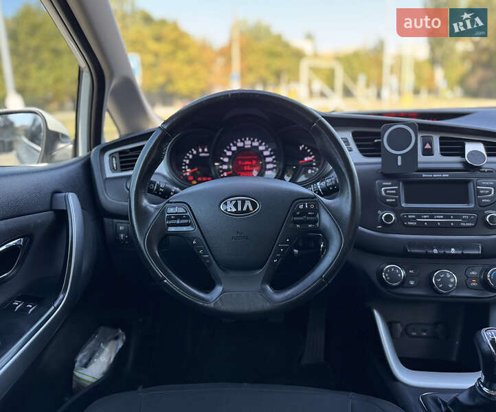 Универсал Kia Ceed 2012 в Запорожье