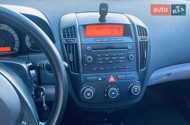 Хэтчбек Kia Ceed 2008 в 