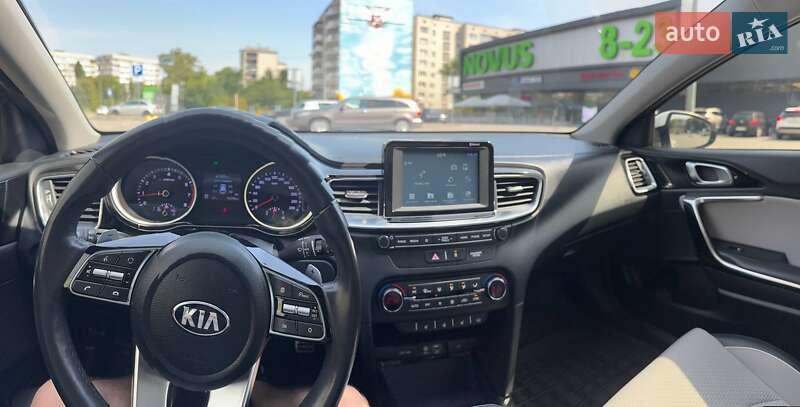Хэтчбек Kia Ceed 2019 в Вишневом