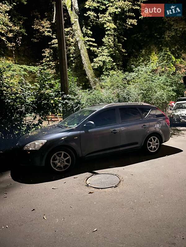 Универсал Kia Ceed 2009 в Ровно