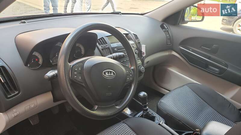 Универсал Kia Ceed 2008 в Шумске