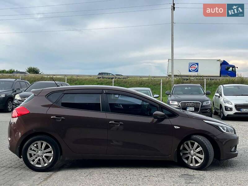 Хэтчбек Kia Ceed 2013 в Львове