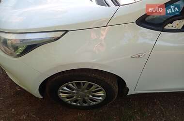 Хэтчбек Kia Ceed 2013 в 
