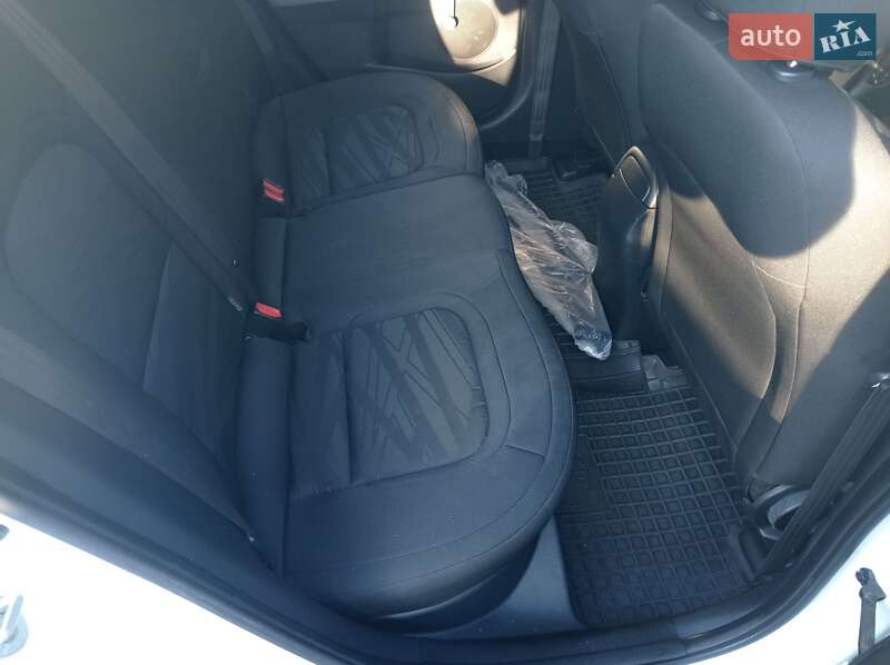 Хэтчбек Kia Ceed 2013 в Кагарлыке