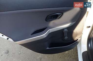 Хэтчбек Kia Ceed 2013 в 
