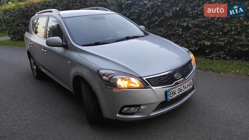 Универсал Kia Ceed 2012 в Ровно