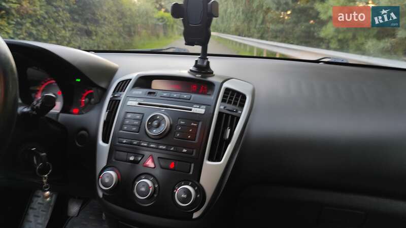 Универсал Kia Ceed 2012 в Ровно