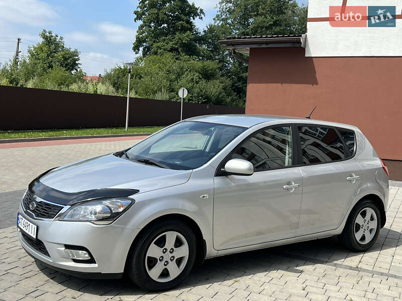 Хэтчбек Kia Ceed 2010 в Ивано-Франковске