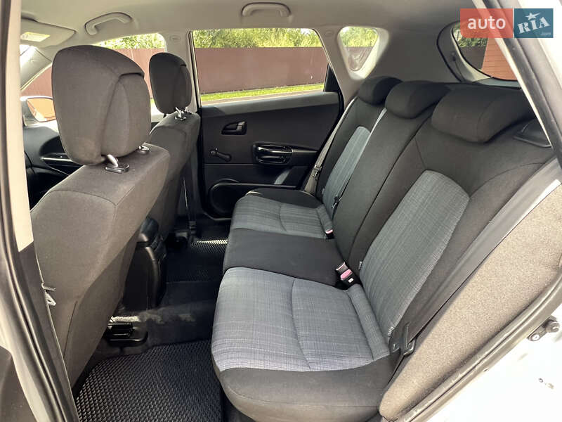 Хэтчбек Kia Ceed 2010 в Ивано-Франковске