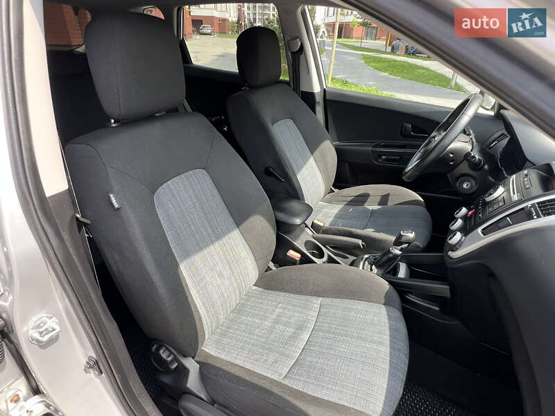 Хэтчбек Kia Ceed 2010 в Ивано-Франковске