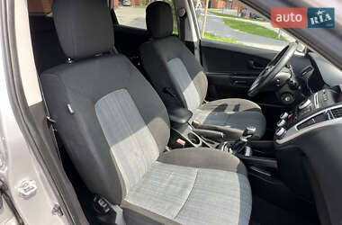 Хэтчбек Kia Ceed 2010 в 
