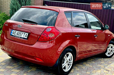 Хетчбек Kia Ceed 2007 в Дніпрі
