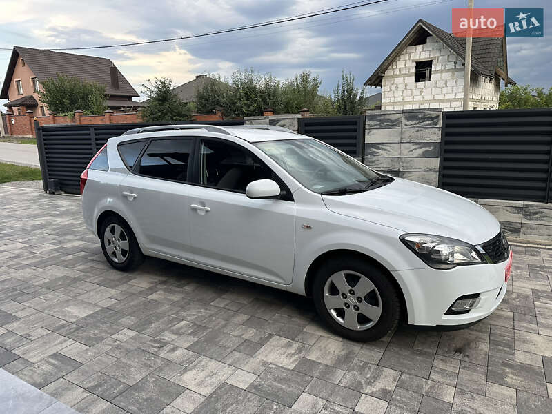 Универсал Kia Ceed 2011 в Луцке