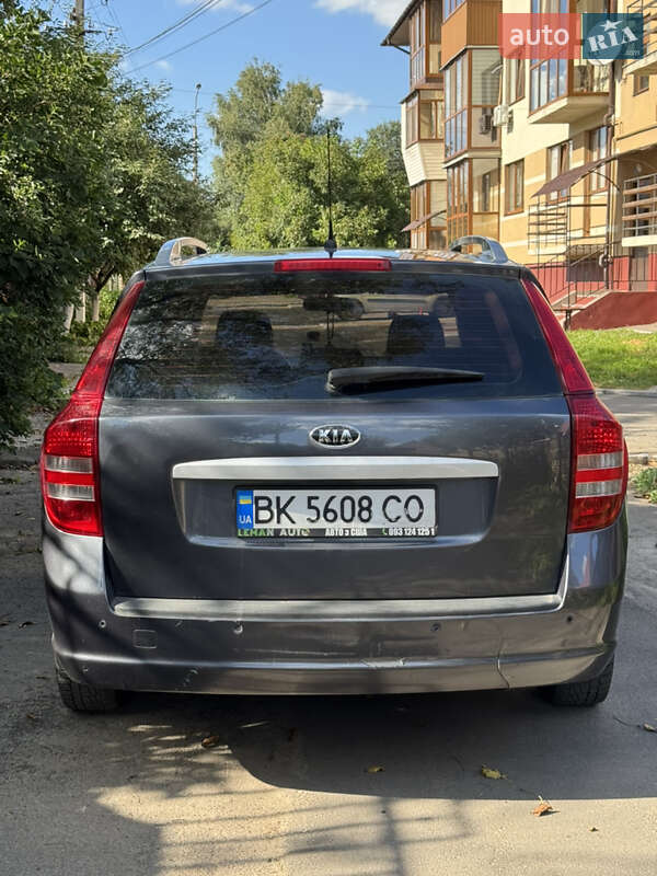Универсал Kia Ceed 2009 в Ровно