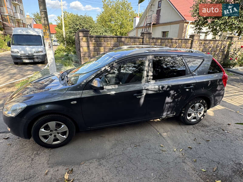 Универсал Kia Ceed 2009 в Ровно