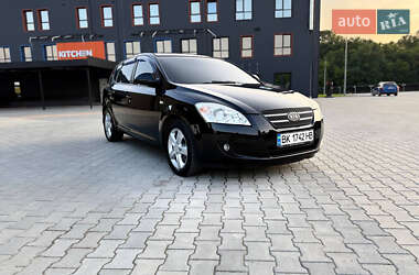 Хэтчбек Kia Ceed 2008 в Дубно