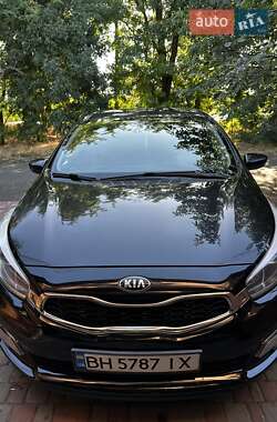 Хэтчбек Kia Ceed 2015 в Черноморске