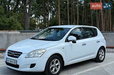 Хэтчбек Kia Ceed 2008 в Ирпене