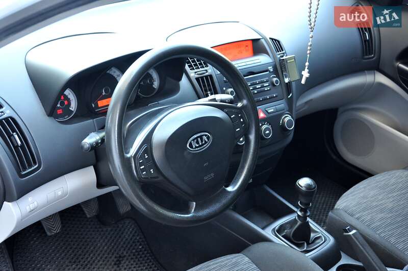 Универсал Kia Ceed 2009 в Львове