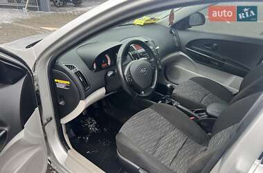 Хэтчбек Kia Ceed 2007 в 