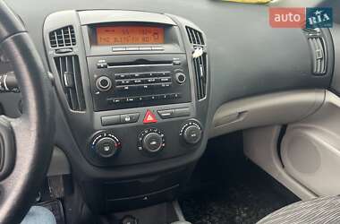 Хэтчбек Kia Ceed 2007 в 